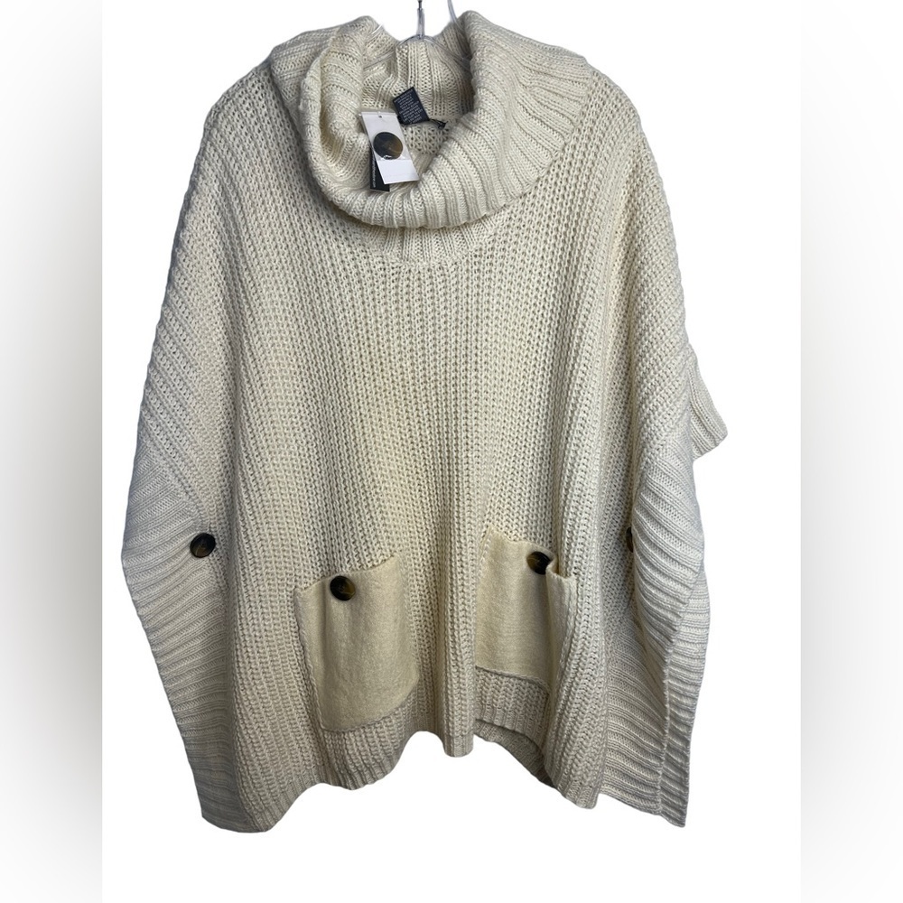 NWT Chelsea Theodore Cream Poncho Sweater S/M